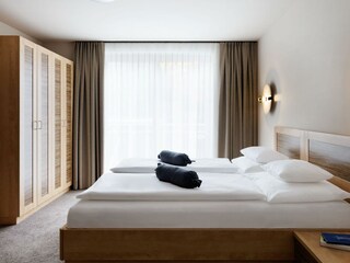 Charly Kahr Family Bedroom