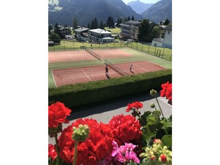 KinderTennisSTunde mit Niklas