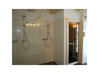 Dusche und Sauna