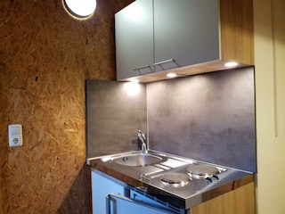 Mini - App. mit Küchenzeile klein