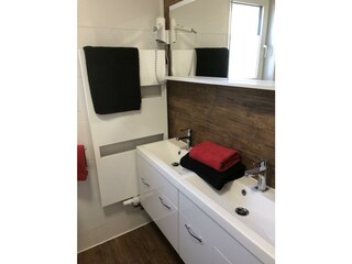 4F02E5AD-C6C6-4F10-9754-E0572E9A62F2