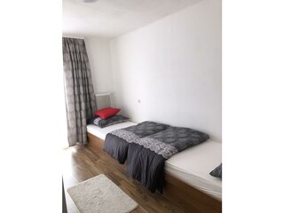 4F1D537D-0484-4547-836C-4FF357ADE039