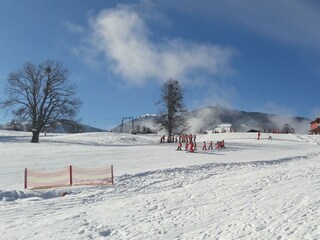 Skiregion mit Skischule direkt vorm Haus