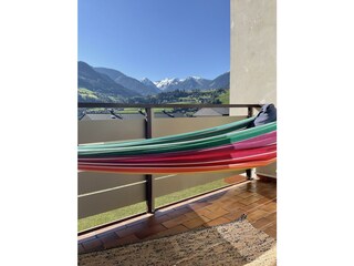 Hängematte mit Ausblick vom Balkon