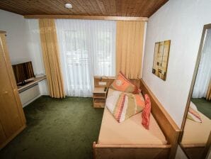 Einzelzimmer mit Dusche (4)