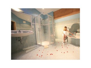 Gut Raunerhof Suite Bad