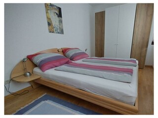 Schlafzimmer 14qm - neuer Schrank