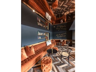 EHJ_Lobby_5