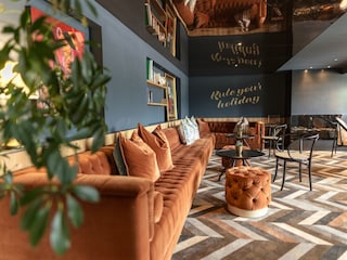 EHJ_Lobby_9