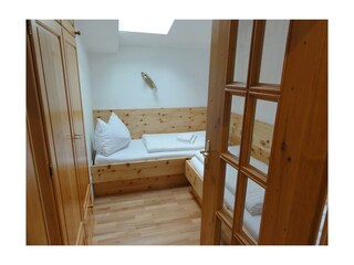 Schlafzimmer 2 mit 2 Einzelbetten