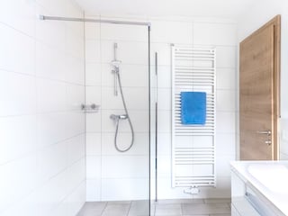 A1 Bathroom 4