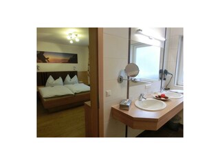 Schlafzimmer / Badezimmer