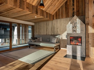 Berghoheit mit Ofen -- Almadel