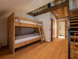 Berghoheit Kinderzimmer mit Galerie -- Almadel