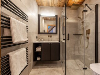 Berghoheit Bad zu Kinderzimmer -- Almadel