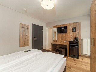 Room Pictures_Room_H_DZ_7