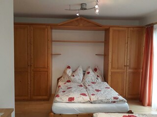 Apartment B Schlafzimmer