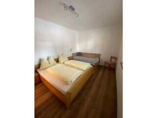 Apartment A Schlafzimmer f. 3 Pers.
