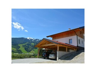 im 1 Stock wohnen wir