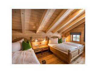 Almhuetten-Prenner Alm-Schlafzimmer-Obergeschoss_1