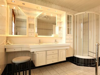 Bathroom top floor 3U5A7604