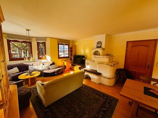 Lounge TV 3 2025-12-25 at 12.43.58