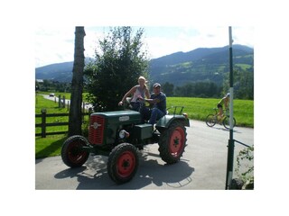 Arnoldhof in Aich_Bauernhof_lustige Traktorfahrt