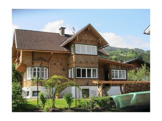 Chalet Hoamatl - Hausfoto Sommer mit Garten
