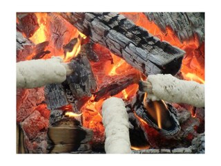 Lagerfeuer mit Stockbrot