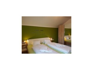 Appartementhaus-Conny_Zimmer_OG_klein