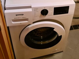 Waschmaschine vorhanden