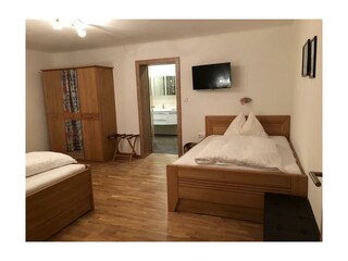 Appartementhaus Schütter_Dreibettzimmer