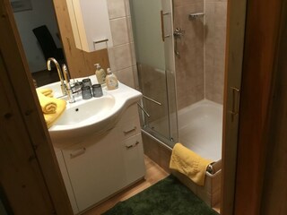 7E6864EB-5FB7-4240-8B82-496B6B1562BB