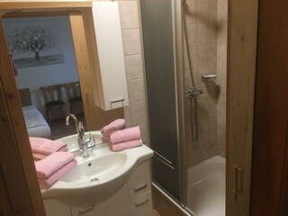 A6D121C4-A57B-4C25-8103-7DA26974C976