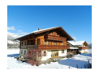 Haus Pircher - Hausfoto im Winter