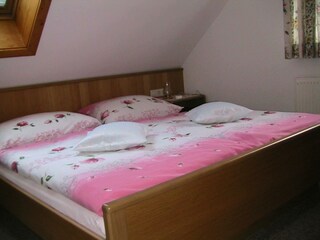 Rottenbichler - Schlafzimmer mit Doppelbett