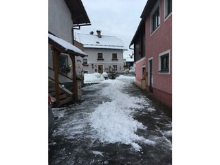Ferienhaus Gruber Aich--Einfahrt + 2 Parkplätze