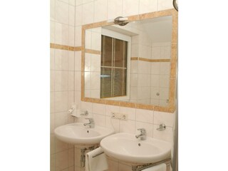 Arnoldhof in Aich_Bad - Waschbecken