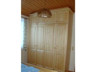 Haus Fuchs - Schlafzimmer mit Schrank