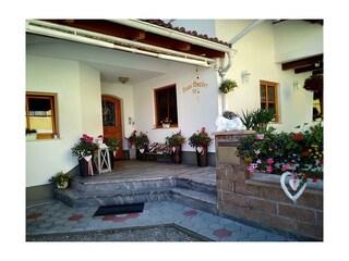 App. Leopoldine Gruber_Haus Eingang