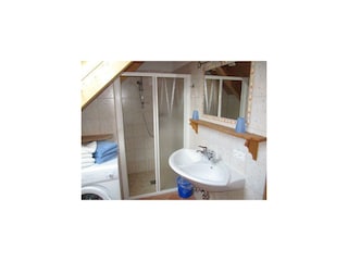 Badezimmer mit Waschmaschine