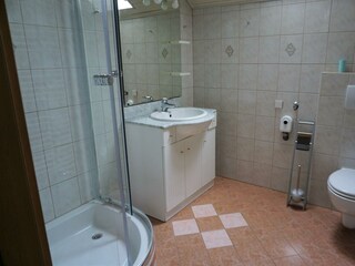 Dusche und WC