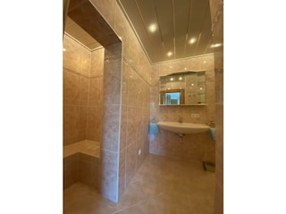 Bad im Rosenappartment