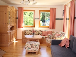 Blick ins Wohnzimmer