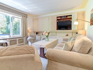 Wohnzimmer unten Blick aus Panoramafenster