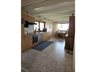 Wohnküche mit Blick auf die Bucht und auf die Fehmarnsu