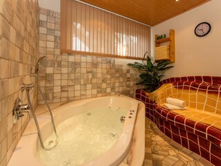 Wärmebank und Whirlpool