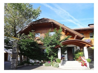 web_aussenansicht_ost_sommer