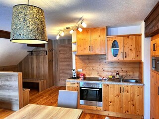 AFC6261D-F8E4-4E4D-985B-1159B50EA277