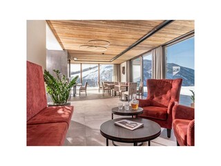 Lobby und Terrasse, mitten im Naturparadies